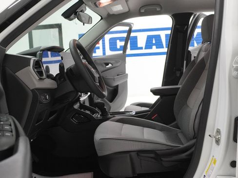Used 2025 Chevrolet TrailBlazer LT w/ Driver Confidence Package FWD image 15