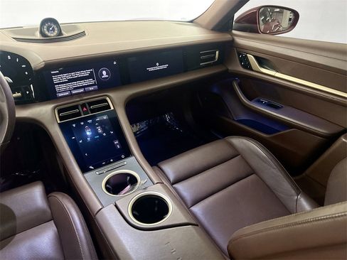 Used 2020 Porsche Taycan 4S image 19