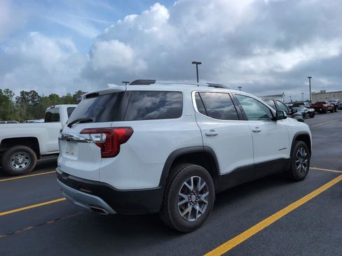 Used 2023 GMC Acadia SLT image 3