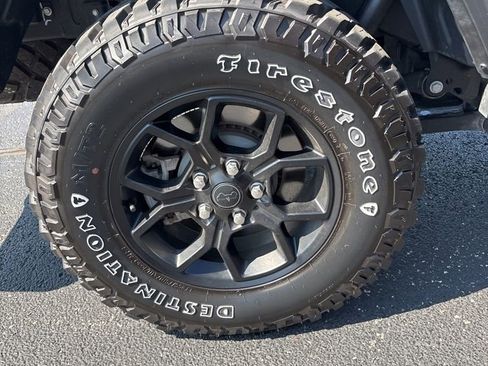 Used 2024 Jeep Gladiator Sport image 10