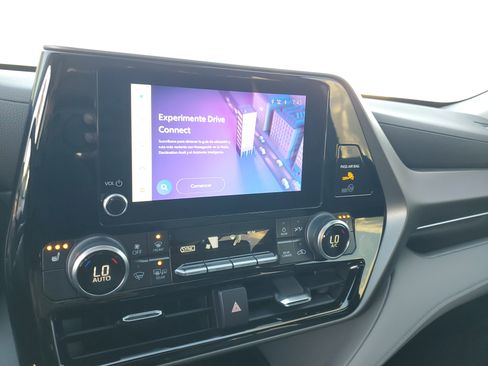 Used 2023 Toyota Highlander XLE image 20