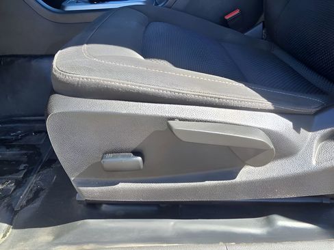 Used 2022 Chevrolet Colorado LT w/ Fleet Safety Package image 15