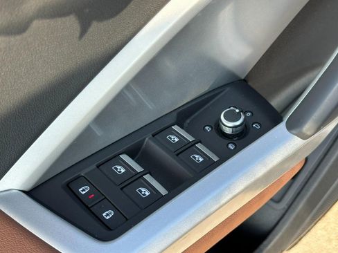 Used 2023 Audi Q3 2.0T Premium Plus image 17