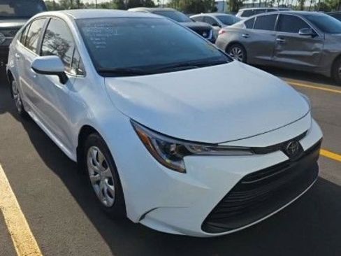 Used 2026 Toyota Corolla LE FWD image 2