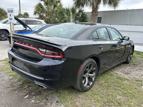 Used 2019 Dodge Charger SXT w/ Plus Group image 9