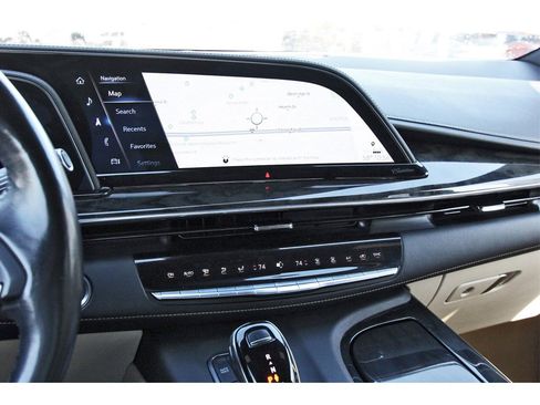 Used 2024 Cadillac Escalade Premium Luxury image 15