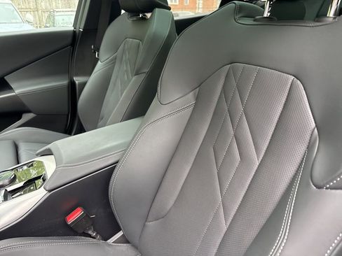 Used 2025 BMW X3 xDrive30i AWD/4WD image 6