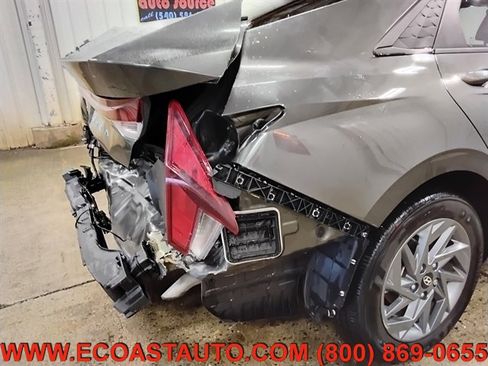 Used 2024 Hyundai Elantra SEL image 20