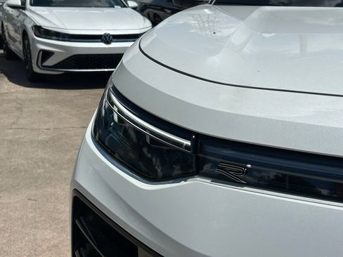 New 2026 Volkswagen Tiguan SEL R-Line AWD/4WD image 35
