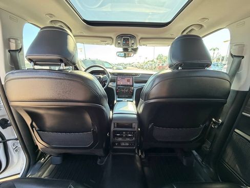 Used 2023 Jeep Grand Cherokee Limited RWD image 13