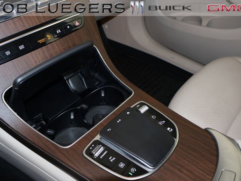 Used 2022 Mercedes-Benz GLC 300 4MATIC image 24