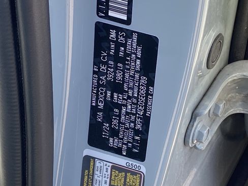 Used 2025 Kia K4 LXS image 9