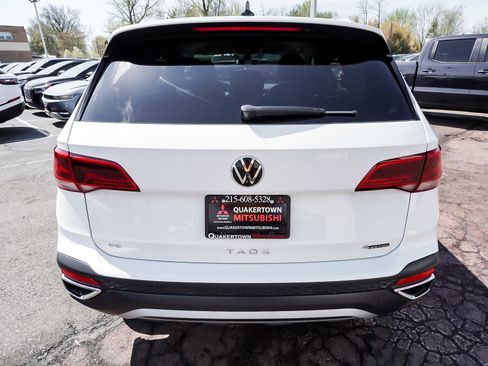 Used 2023 Volkswagen Taos SE w/ Black Wheel Package image 5