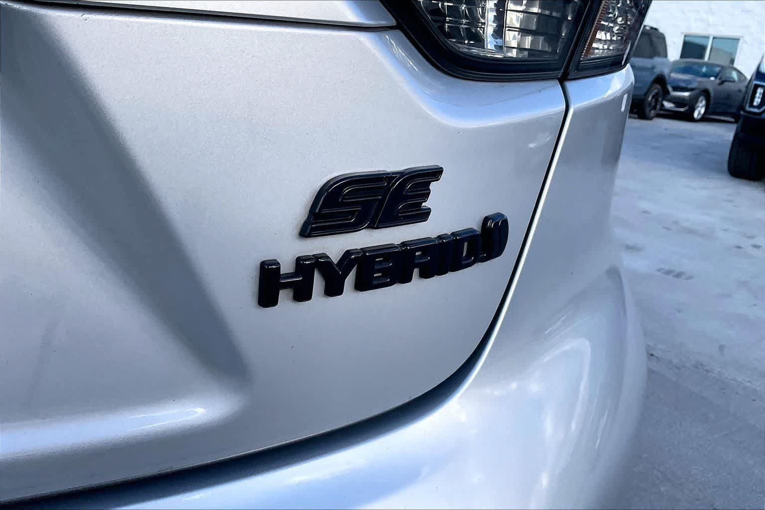 Used 2024 Toyota Corolla Hybrid Sedan FWD image 7