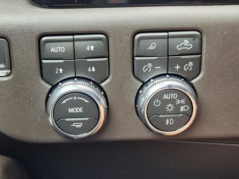 New 2026 GMC Sierra 1500 SLT AWD/4WD image 18