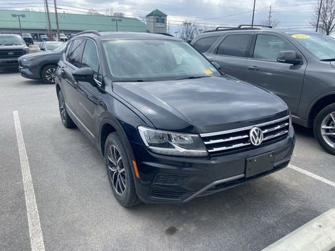 Used 2021 Volkswagen Tiguan SE image 1