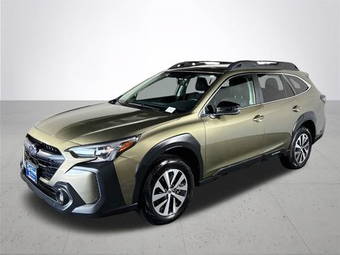 Certified 2025 Subaru Outback Premium w/ Popular Package #1A AWD/4WD image 2