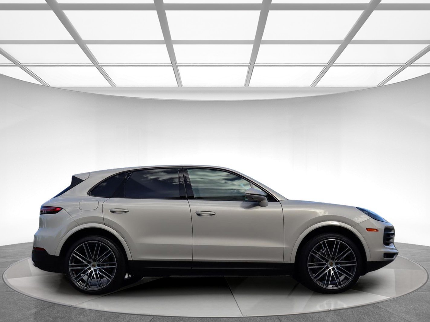 Used 2023 Porsche Cayenne AWD/4WD image 5