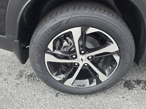 New 2026 Chevrolet Trax RS w/ Driver Confidence Package FWD image 32
