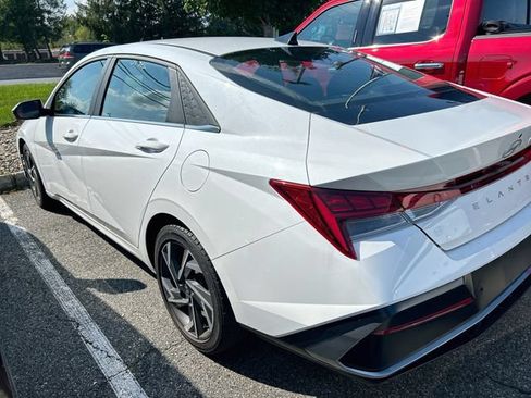 Used 2024 Hyundai Elantra Limited FWD image 4
