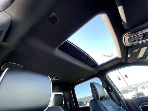 Used 2025 RAM 2500 Laramie image 17