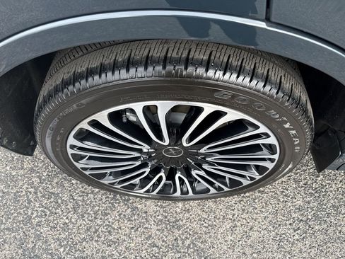 Used 2025 Lincoln Aviator Black Label image 40