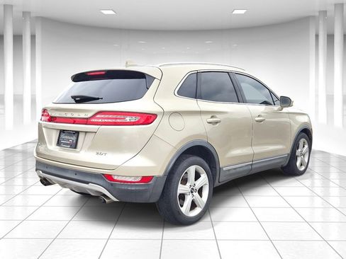 Used 2017 Lincoln MKC Premiere FWD image 3