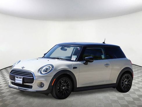 Used 2020 MINI Cooper 2-Door Hardtop FWD image 4