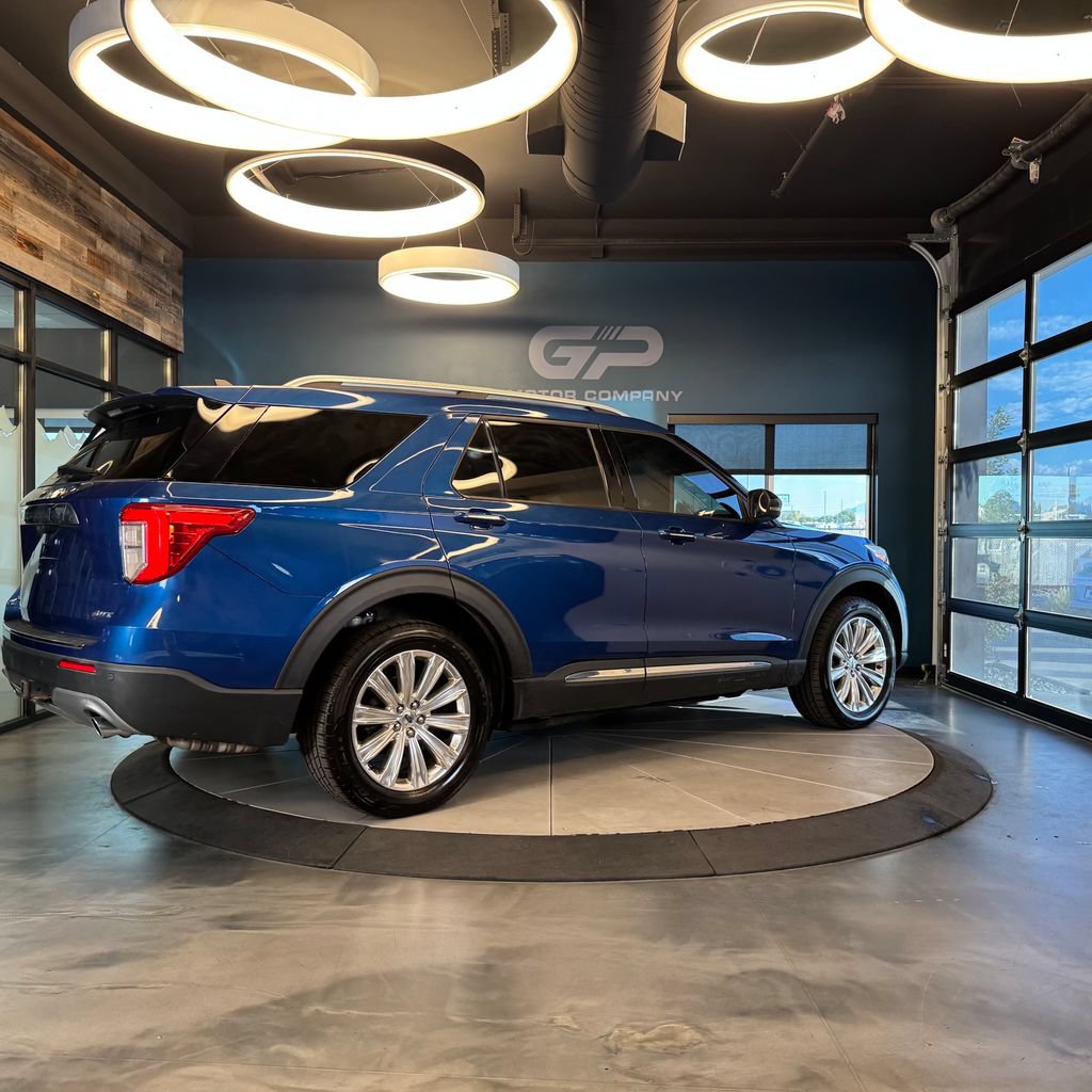 Used 2022 Ford Explorer Limited w/ Equipment Group 301A AWD/4WD image 3