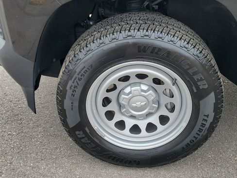 Used 2024 Chevrolet Colorado W/T image 9