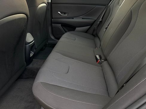 Certified 2025 Hyundai Elantra SE w/ Cargo Package image 7
