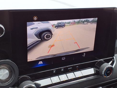 Used 2024 Chevrolet Colorado Trail Boss AWD/4WD image 12