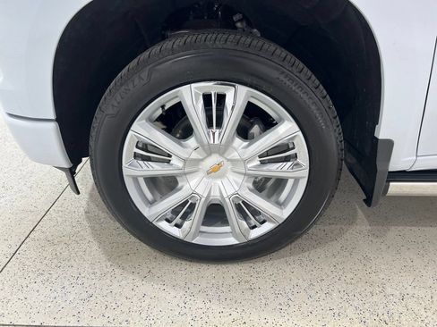 Used 2026 Chevrolet Silverado 1500 High Country AWD/4WD image 32