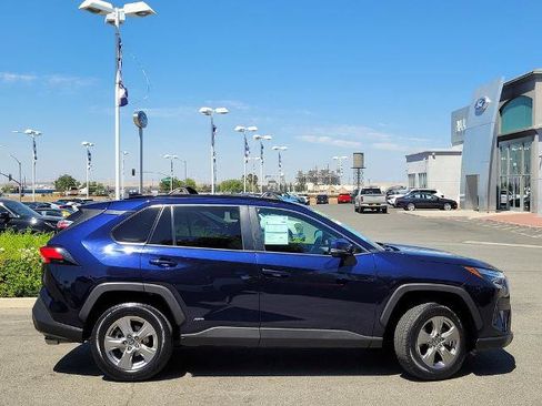 Used 2022 Toyota RAV4 XLE w/ XLE Grade Weather Package AWD/4WD image 3