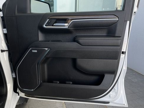 Used 2023 Chevrolet Silverado 1500 LT Trail Boss w/ LT Trail Boss Premium Package AWD/4WD image 19