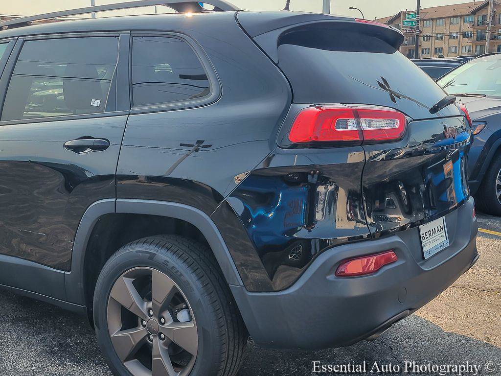 Certified 2017 Jeep Cherokee Latitude w/ Comfort & Sound Group FWD image 8