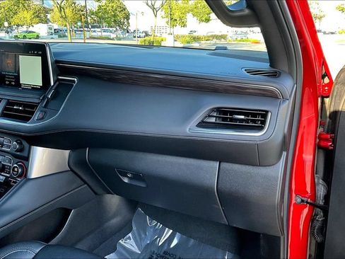 Used 2024 Chevrolet Tahoe Z71 w/ Luxury Package AWD/4WD image 17