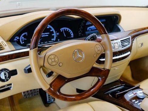 Used 2011 Mercedes-Benz S 550 image 22