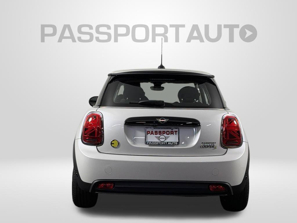 Used 2024 MINI Cooper SE FWD image 8