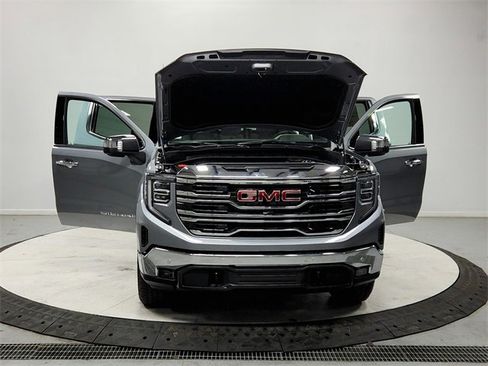 New 2026 GMC Sierra 1500 SLT image 10