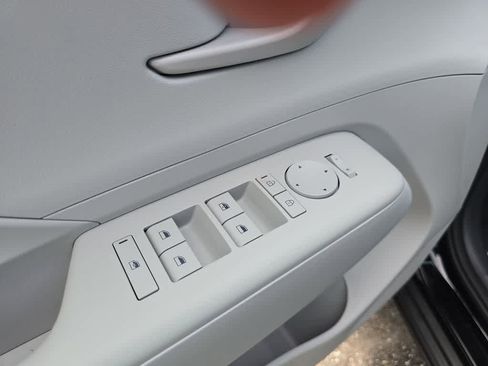 New 2026 Hyundai Kona SE AWD/4WD image 17