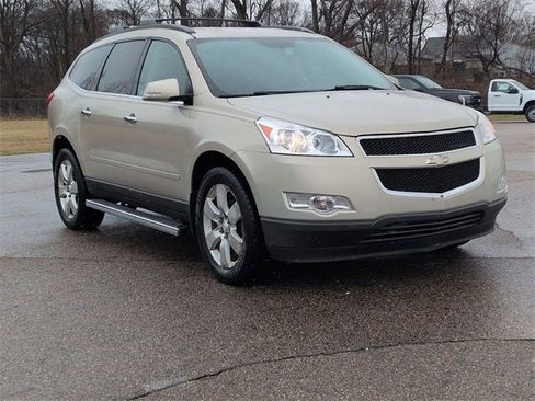 Used 2011 Chevrolet Traverse LT w/ All-Star Package image 7