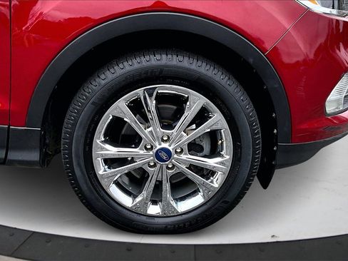 Used 2019 Ford Escape SE image 32