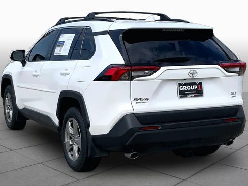 Used 2022 Toyota RAV4 XLE AWD/4WD image 11