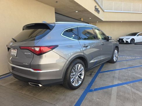Used 2023 Acura MDX Advance image 3