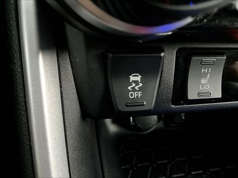 Used 2021 Toyota RAV4 XLE w/ Convenience Package AWD/4WD image 37