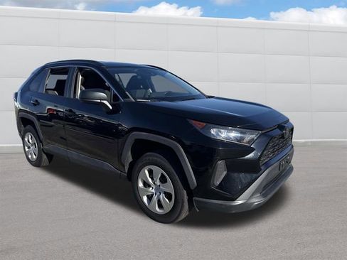 Used 2021 Toyota RAV4 LE image 2