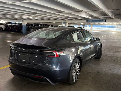 Used 2025 Tesla Model 3 RWD image 2