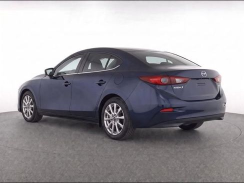 Used 2017 MAZDA MAZDA3 Sport w/ Preferred Equipment Package FWD image 6