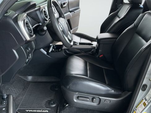 Used 2020 Toyota Tacoma Limited AWD/4WD image 20
